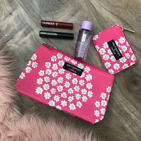 Clinique Other - • Clinique • Travel Gift Set •